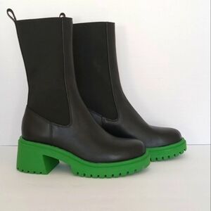 STEVE MADDEN Hesitant Black / Green All Weather Boots Women's Size 6